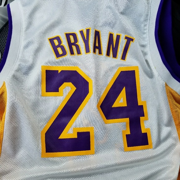 poshmark lakers jersey